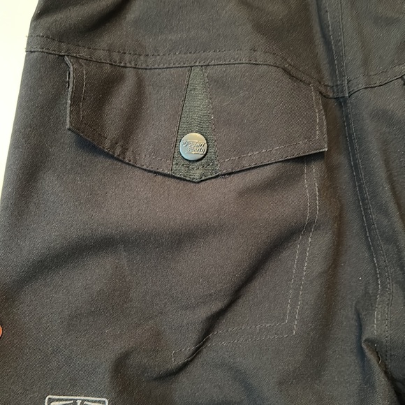 Black Snowboard pants by Ocean and Earth - Picture 6 of 9